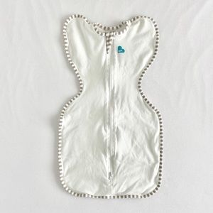 Love to Dream Swaddle Up. White. Size Small.